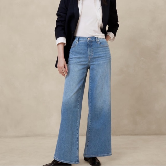 Banana Republic Factory Denim - Banana Republic Factory Wide Leg Medium Wash Jen’s 30/10